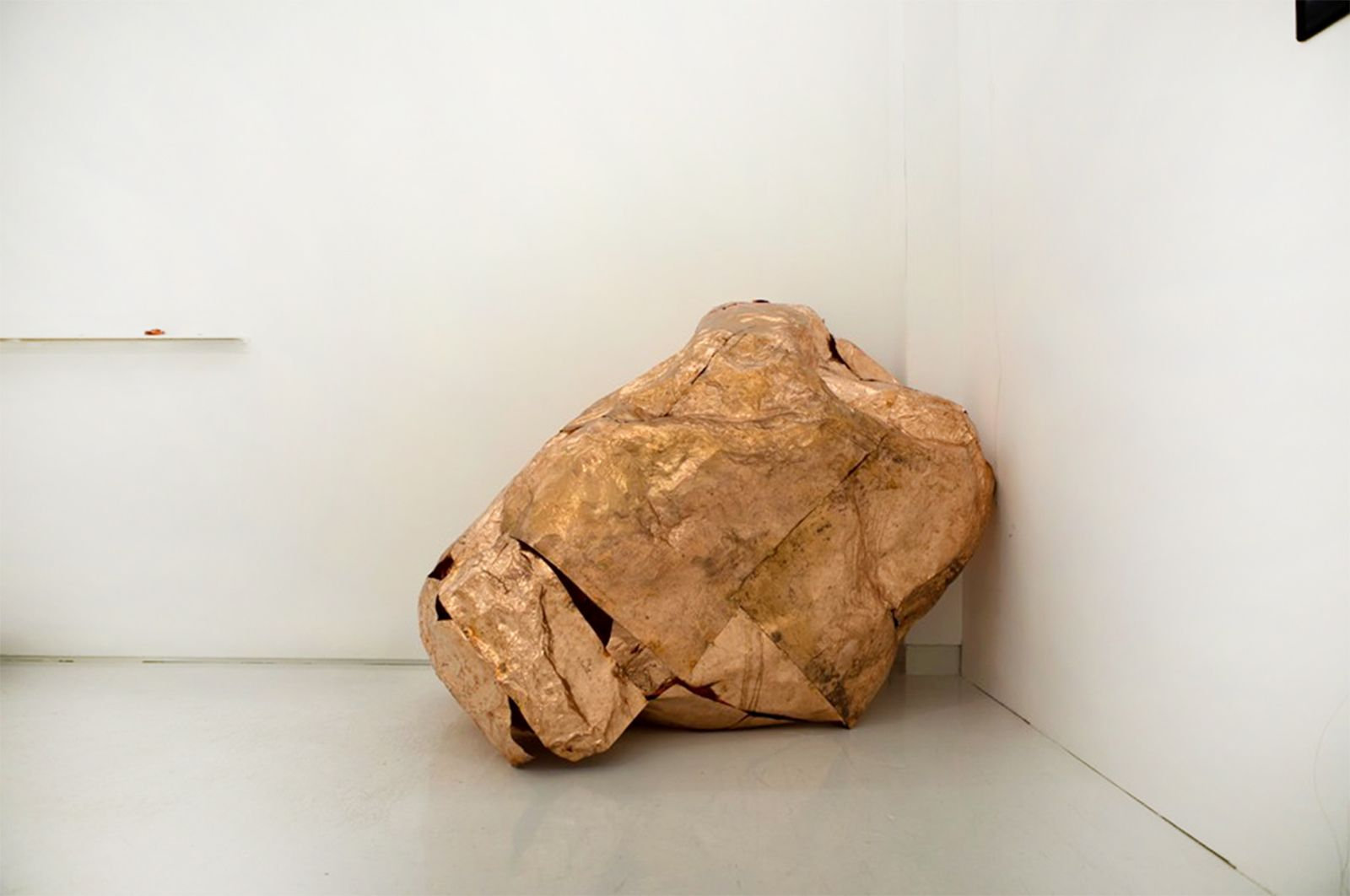 Collected on the surface, Hollow stones